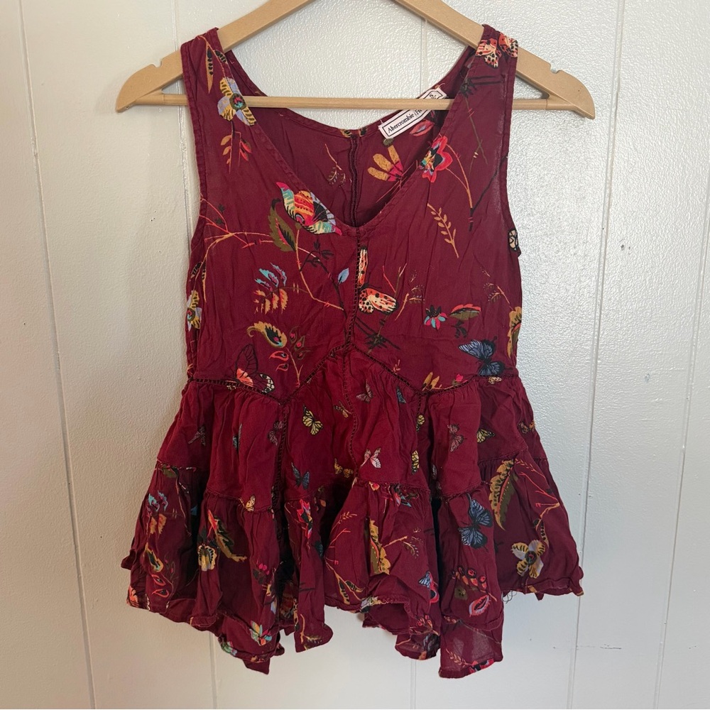 Abercrombie & Fitch red floral blouse size women’s small